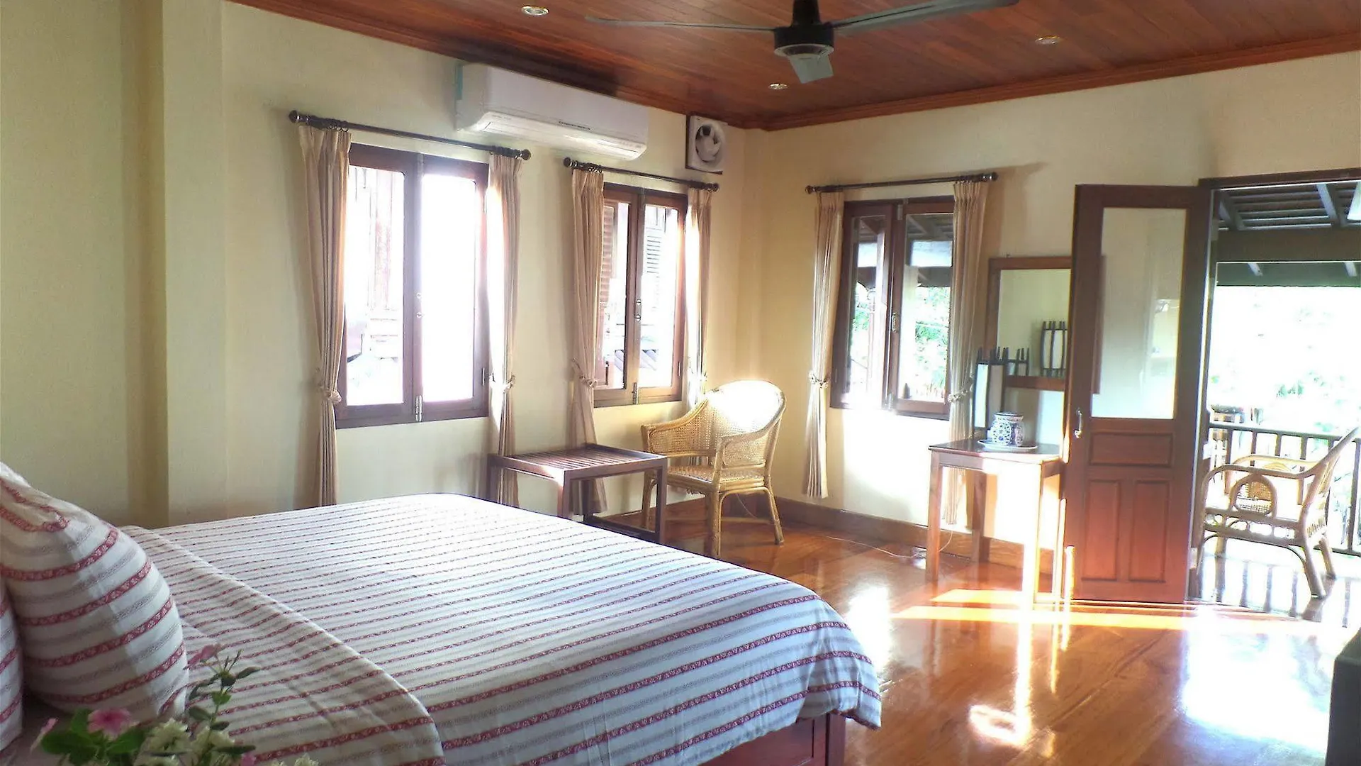 Peninsula Villas Λουάνγκ Πραμπάνγκ Ξενοδοχείο