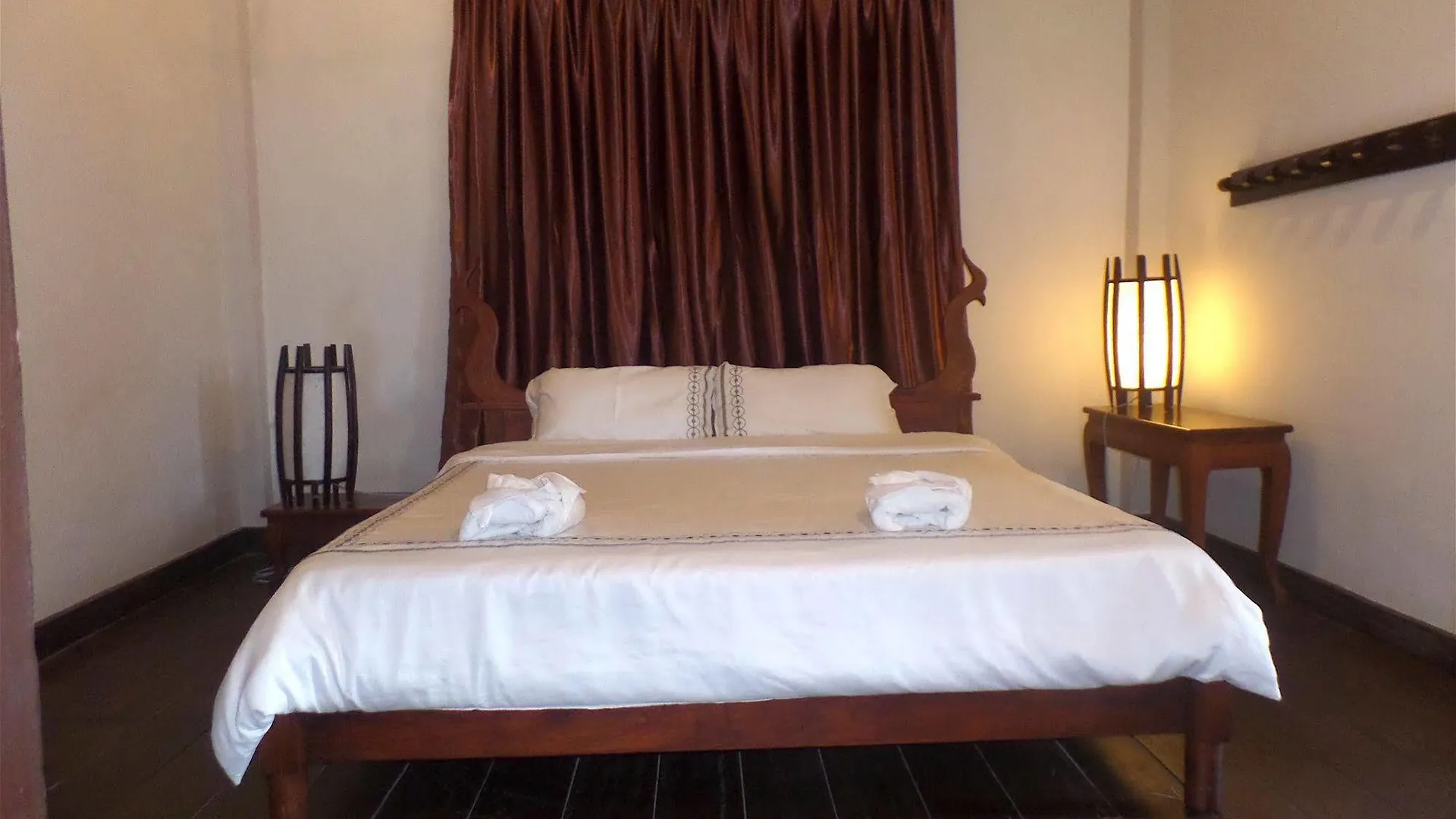 Peninsula Villas Λουάνγκ Πραμπάνγκ